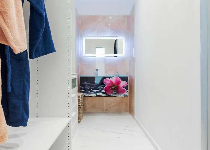 Themis' Urban * Rhodes City