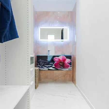 Themis' Urban * Rhodes City