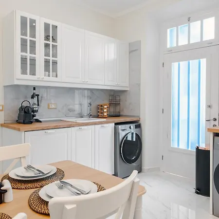 Themis' Urban Appartement